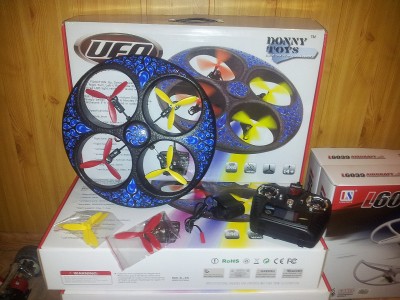 UFO DRON QUADROCOPTER